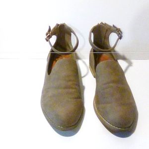 Indigo rd Henley Closed Toe Ankle Strap Flats